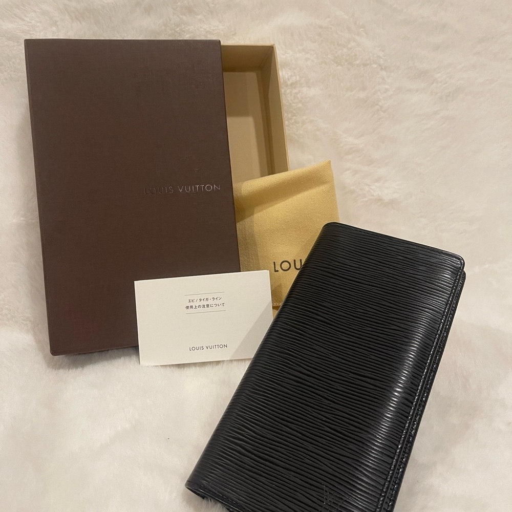 Louis Vuitton Black Epi Leather Card Holder